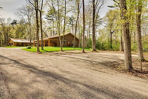Hatfield Vacation Rental w/ Private Hot Tub!
