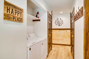 Hatfield Vacation Rental w/ Private Hot Tub!