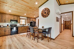 Hatfield Vacation Rental w/ Private Hot Tub!