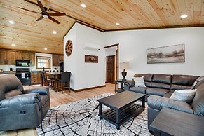 Hatfield Vacation Rental w/ Private Hot Tub!