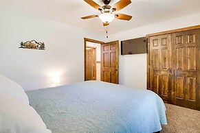 Hatfield Vacation Rental w/ Private Hot Tub!
