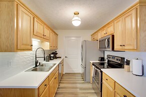 Private Pool & Hot Tub: Expansive Cedar Hill Home