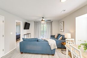 Branson Escape w/ Pool Access, Grill & Balcony!