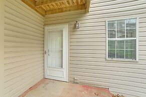 Branson Escape w/ Pool Access, Grill & Balcony!