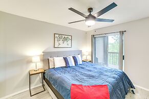 Branson Escape w/ Pool Access, Grill & Balcony!
