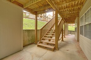 Branson Escape w/ Pool Access, Grill & Balcony!