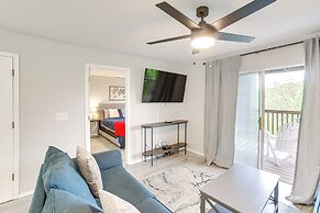 Branson Escape w/ Pool Access, Grill & Balcony!