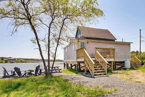 Historic Winter Harbor Cottage w/ Waterfront Views