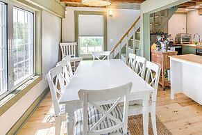 Historic Winter Harbor Cottage w/ Waterfront Views