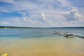 Gorgeous Onekama Condo w/ Pool & Lake Access!