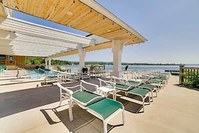 Gorgeous Onekama Condo w/ Pool & Lake Access!