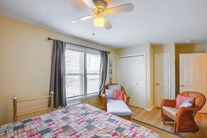 Gorgeous Onekama Condo w/ Pool & Lake Access!