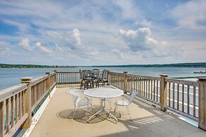 Gorgeous Onekama Condo w/ Pool & Lake Access!