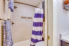 Gorgeous Onekama Condo w/ Pool & Lake Access!