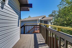 Branson Getaway: Deck w/ Pool View + BBQ Grill!