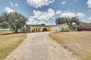Screened Porch: Remote Harlingen House!
