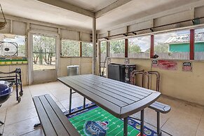 Screened Porch: Remote Harlingen House!