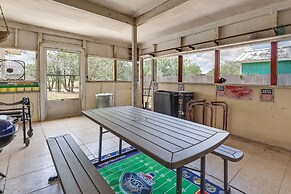 Screened Porch: Remote Harlingen House!