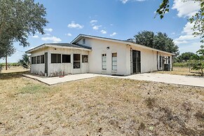 Screened Porch: Remote Harlingen House!