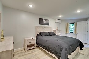 Stylish Harveys Lake Apt - Steps to the Water!