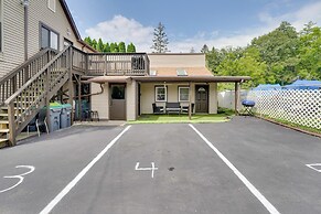 Stylish Harveys Lake Apt - Steps to the Water!