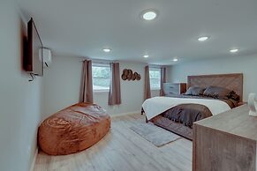 Stylish Harveys Lake Apt - Steps to the Water!