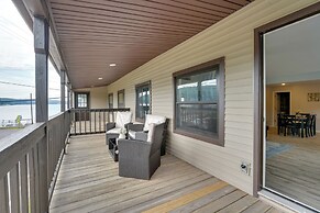 Second-floor Harveys Lake Apartment With Deck!
