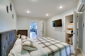 Second-floor Harveys Lake Apartment With Deck!