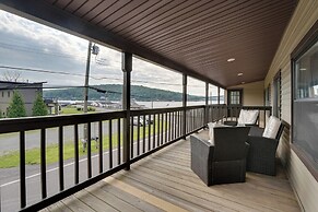 Second-floor Harveys Lake Apartment With Deck!