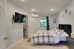 Second-floor Harveys Lake Apartment With Deck!