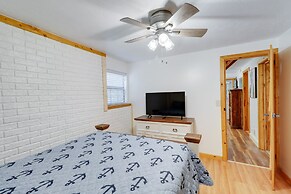 Woodsy Gassville Getaway ~ 3 Mi to White River!