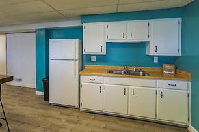 Lakefront Arkansas Escape w/ Grill, Dock & Kayaks!