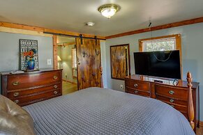 Cozy Cabin Near Lake Hartwell & Clemson University