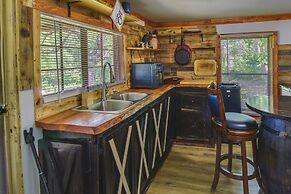 Cozy Cabin Near Lake Hartwell & Clemson University