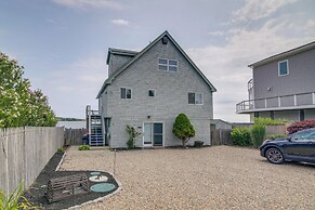 Serene Mattapoisett Home w/ Private Beach Access!