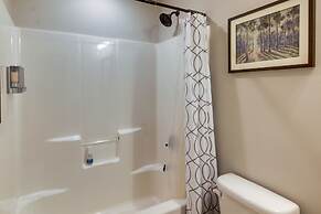 Anderson Lakefront Vacation Rental w/ Deck
