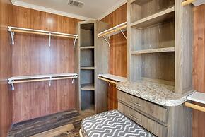 Many Waterfront Vacation Rental w/ Boat Launch!