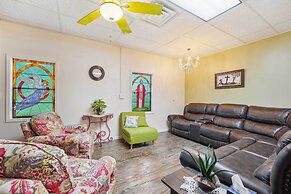 'old Church Retreat' w/ Fire Pit & Air Hockey!