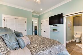 Greenwood Getaway w/ Furnished Patio & Lake View