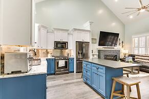 Greenwood Getaway w/ Furnished Patio & Lake View