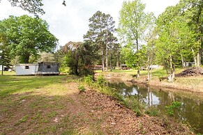 Lakefront Many Vacation Home w/ Kayaks!