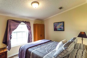 Lakefront Many Vacation Home w/ Kayaks!