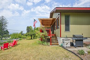 Crystal Lake Vacation Rental, 3 Mi to Betsie River