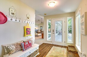 Lakefront Livingston Vacation Rental w/ Boat Dock!