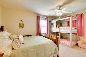 Lakefront Livingston Vacation Rental w/ Boat Dock!