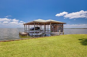 Lakefront Livingston Vacation Rental w/ Boat Dock!