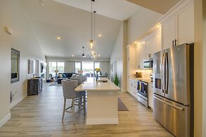 Lake Views & Pool Access: Ozarks Condo!