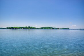 Lake Views & Pool Access: Ozarks Condo!