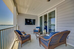 Lake Views & Pool Access: Ozarks Condo!