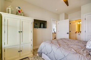 Lake Views & Pool Access: Ozarks Condo!